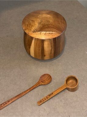 RYZE Acacia Wooden Jar with both Spoons, like new.